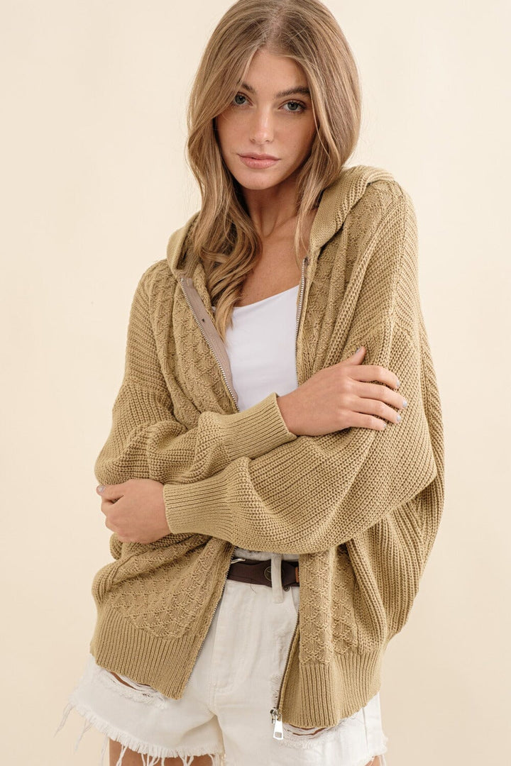 WOMEN'S LONG SLEEVE CABLE KNIT HOODED SWEATER