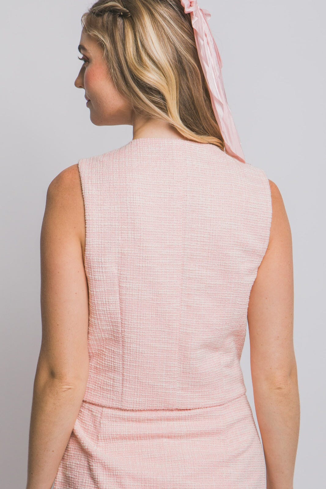 WOMEN'S SLEEVELESS BUTTON UP FRONT POCKETS BLOUSE
