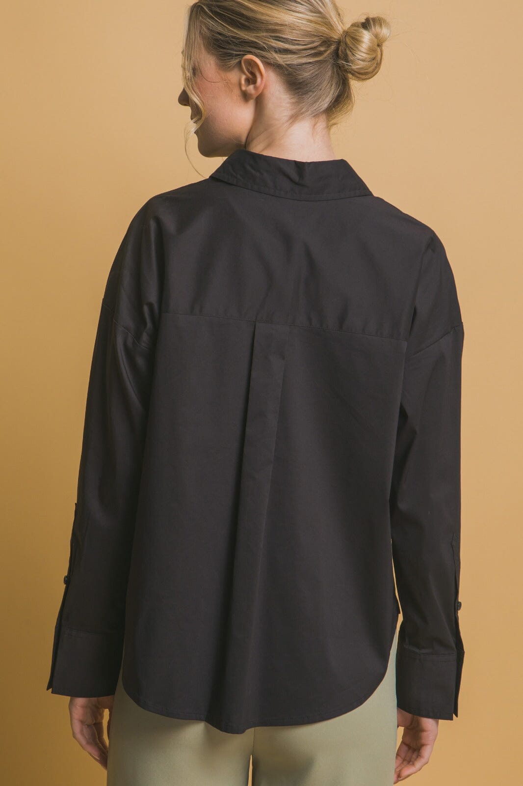 WOMEN'S LONG SLEEVE BUTTON UP FRONT POCKET SHIRT