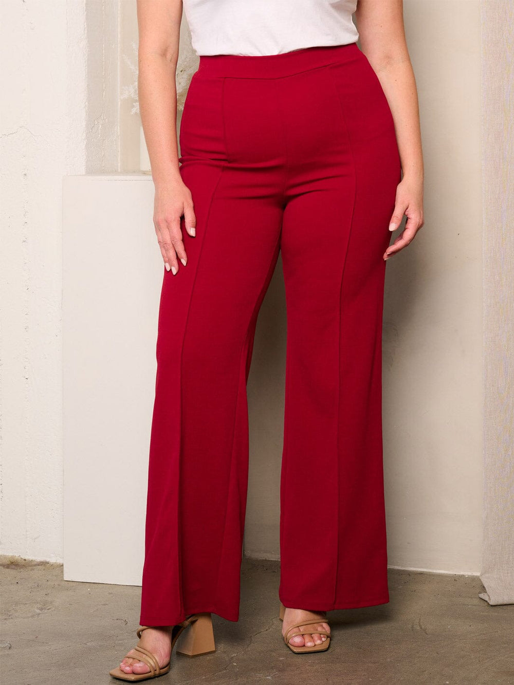 PLUS SIZE WIDE LEG PLEATED PANTS
