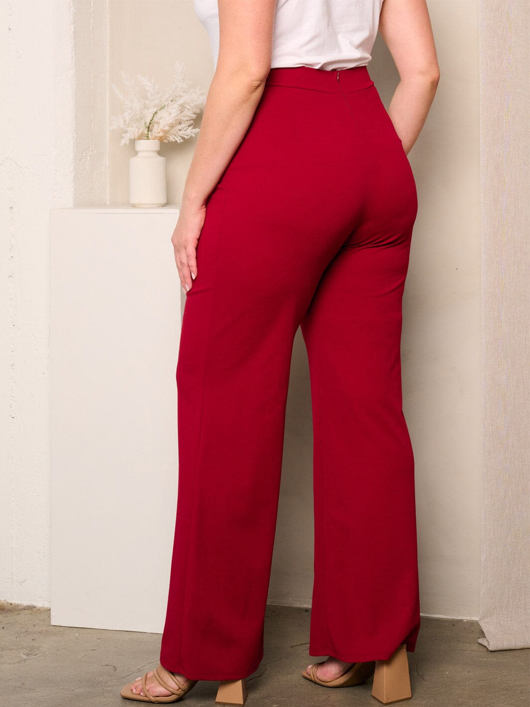 PLUS SIZE WIDE LEG PLEATED PANTS