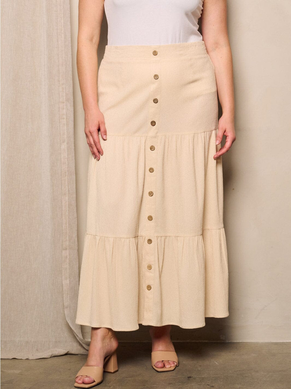 PLUS SIZE BUTTON DETAILED TIERED MAXI SKIRT