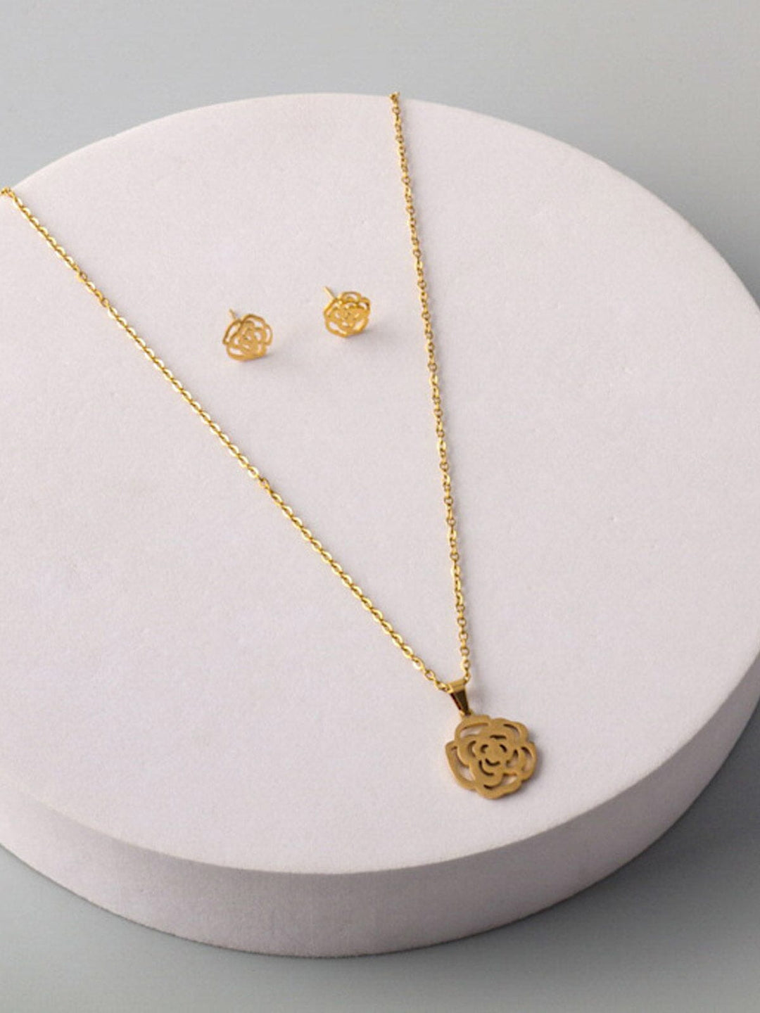 WOMEN'S STAINLESS STEEL GOLD FLOWER EARRINGS & NECKLACE SET