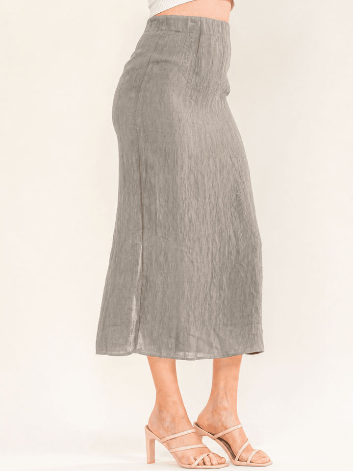 WOMEN'S ZIPPER CLOSURE BACK SLIT PLEATED MIDI SKIRT
