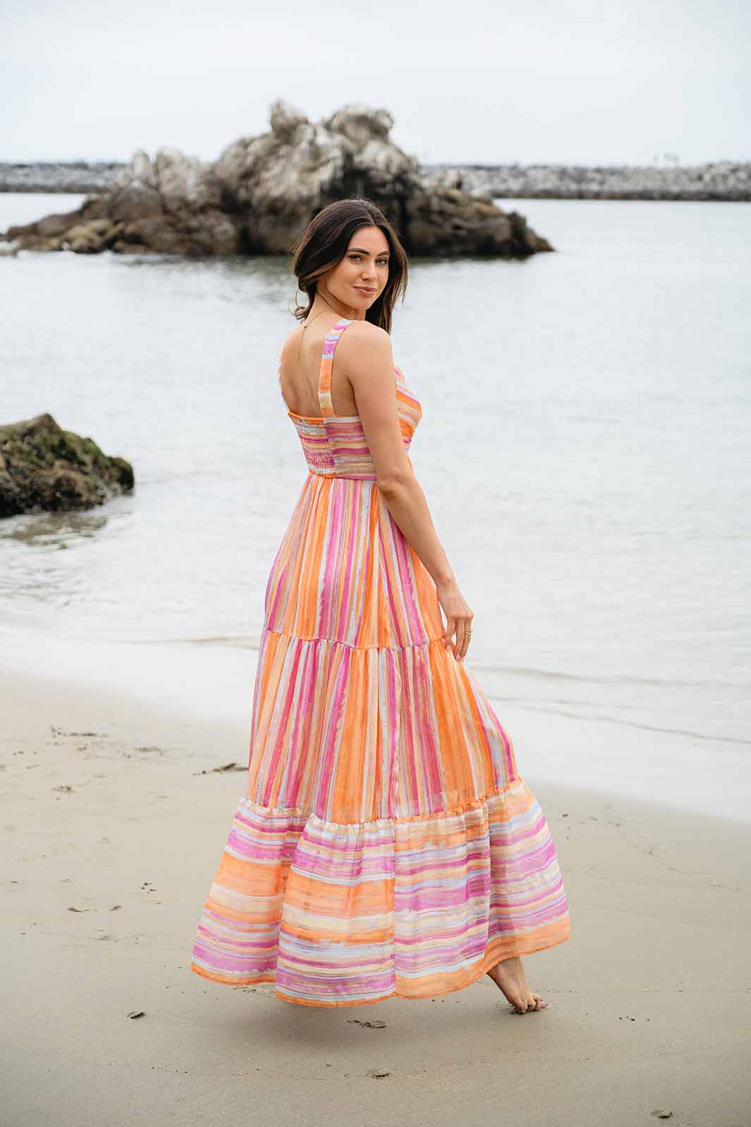 WOMEN'S SLEEVELESS TIERED FRONT TWIST MULTI MAXI DRESS