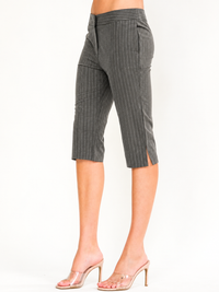 WOMEN'S BUTTON CLOSURE FRONT POCKETS STRIPES SHORTS