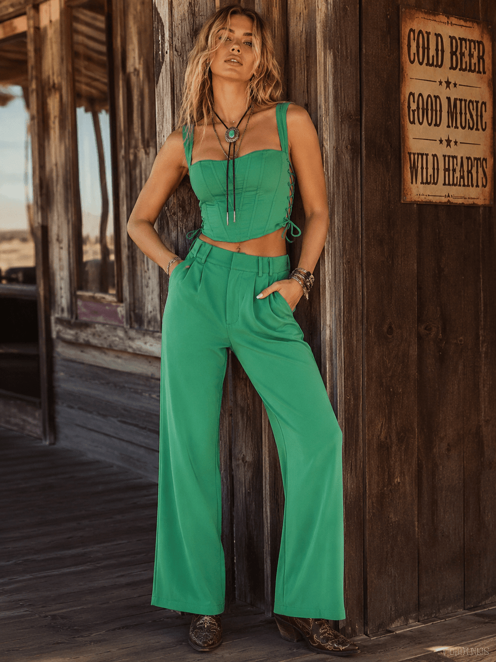 WOMEN'S SLEEVELESS LACE UP CROP TOP & BUTTON CLOSURE PANTS SOLID 2PC. SET