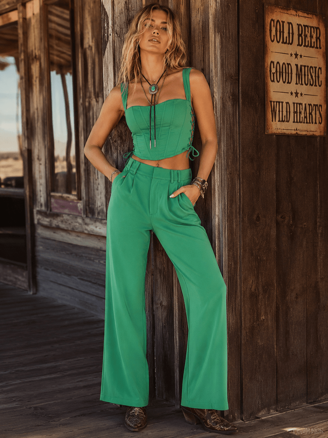 WOMEN'S SLEEVELESS LACE UP CROP TOP & BUTTON CLOSURE PANTS SOLID 2PC. SET