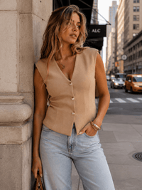 WOMEN'S SLEEVELESS V-NECK BUTTON UP BLOUSE