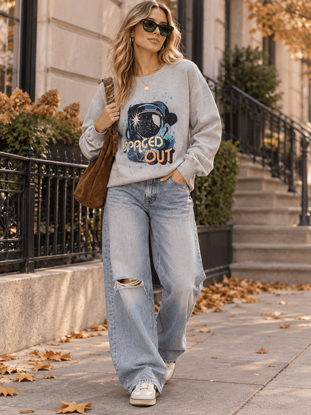 WOMEN'S LONG SLEEVE GRAPHIC PULLOVER SWEATER