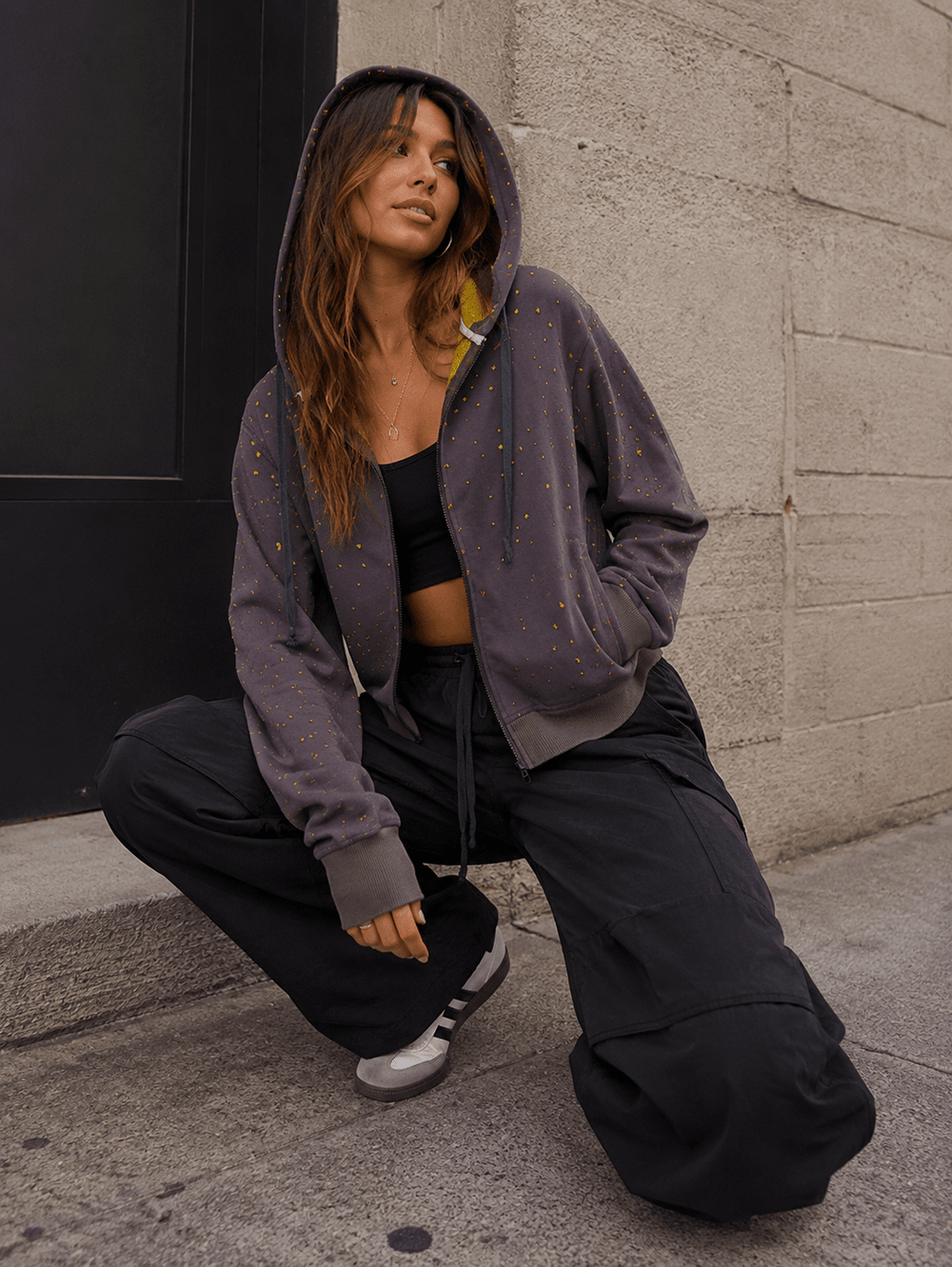 WOMEN'S LONG SLEEVE ZIPPER CLOSURE FRONT POCKETS HOODED DISTRESS JACKET