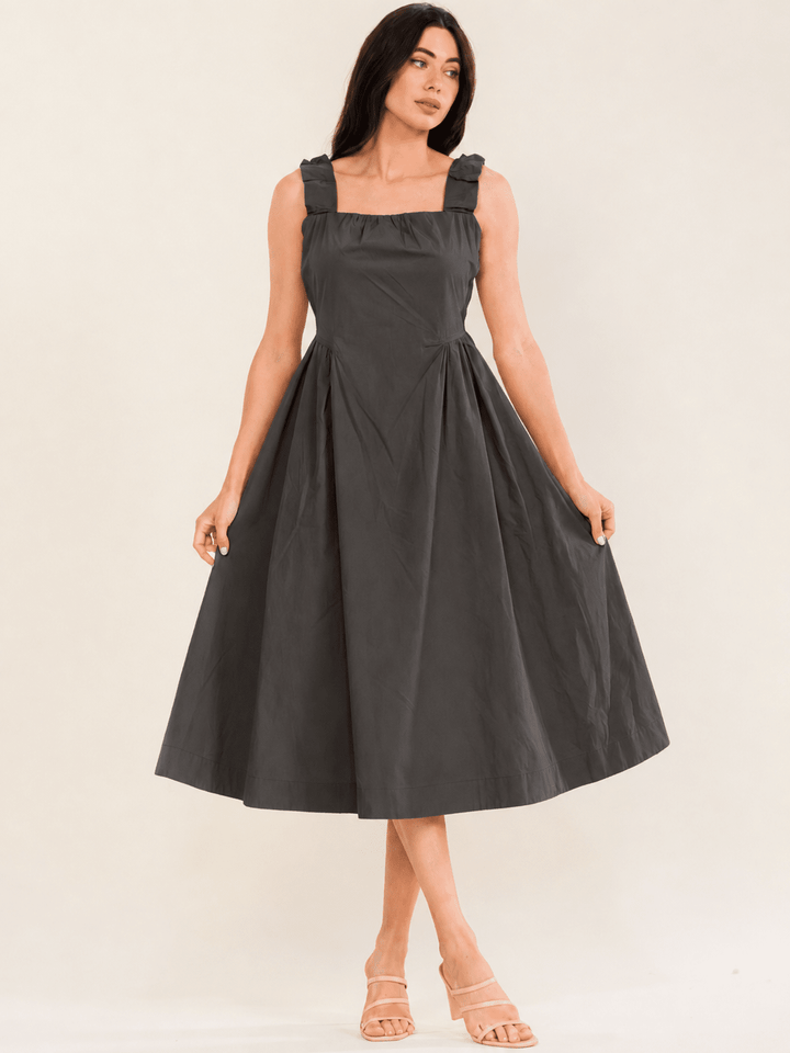 WOMEN'S SLEEVELESS SQUARE NECK FRONT POCKETS FIT & FLARE MAXI DRESS