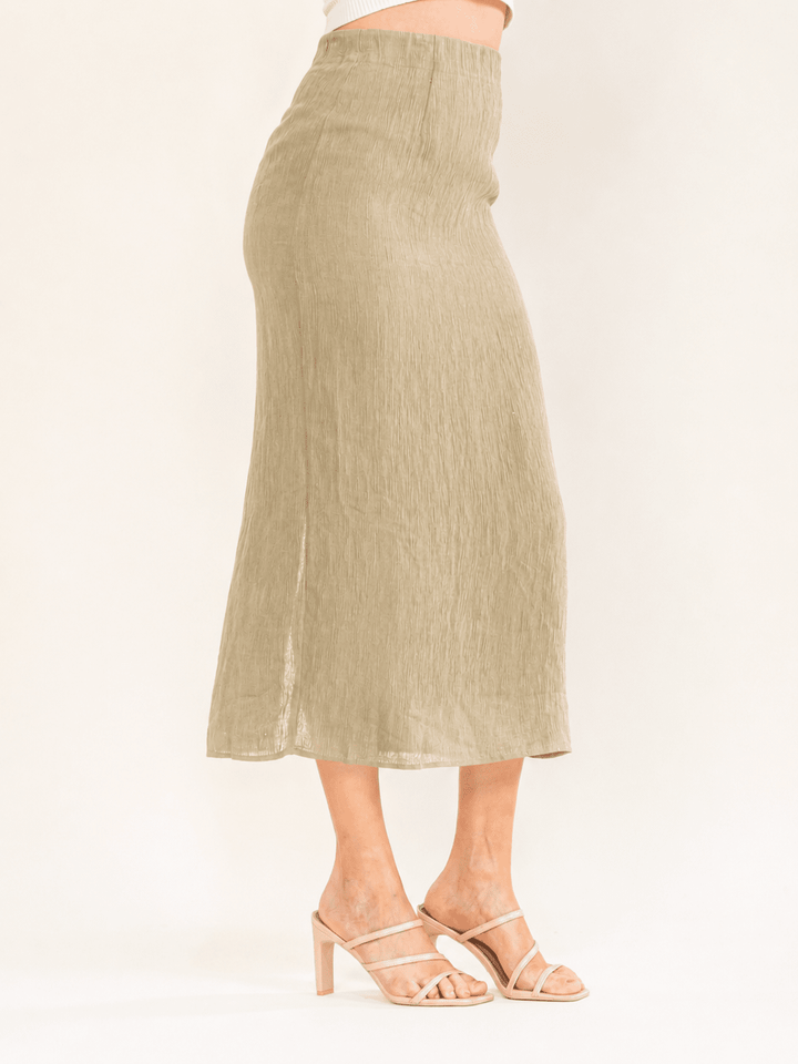WOMEN'S ZIPPER CLOSURE BACK SLIT PLEATED MIDI SKIRT
