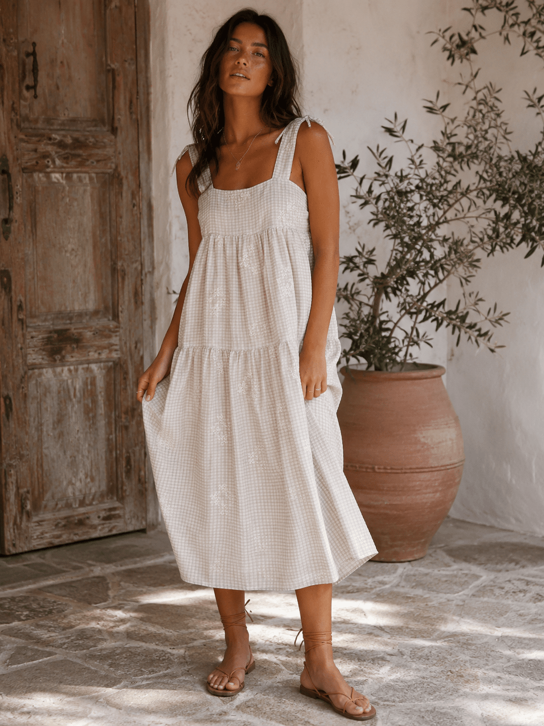 WOMEN'S SLEEVELESS SQUARE NECK EMBROIDERY FLORAL PLAID TIERED MAXI DRESS