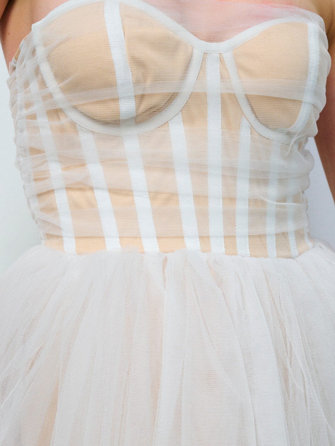 WOMEN'S SLEEVELESS TIERED RUFFLE HIGH-LOW MAXI DRESS