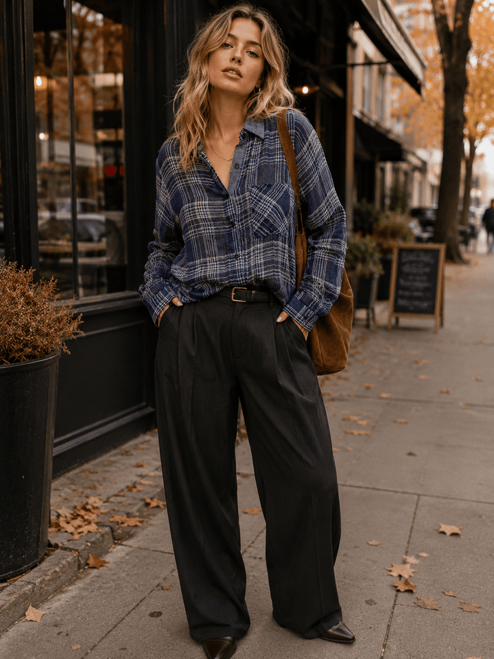 WOMEN'S LONG SLEEVE BUTTON UP FRONT POCKET PLAID SHIRT