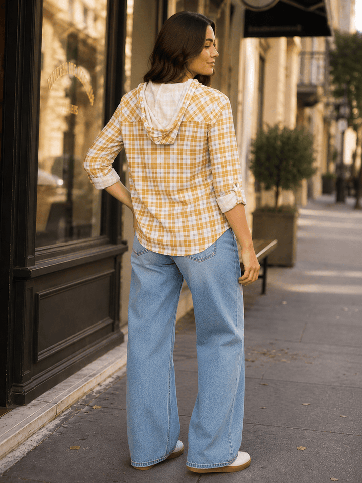 WOMEN'S LONG SLEEVE FRONT POCKET BUTTON UP HOODED PLAID SHIRT