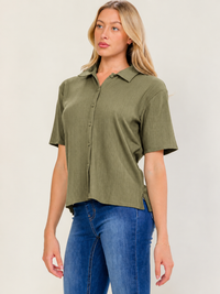 WOMEN'S SHORT SLEEVE BUTTON UP RIBBED BLOUSE