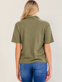 WOMEN'S SHORT SLEEVE BUTTON UP RIBBED BLOUSE