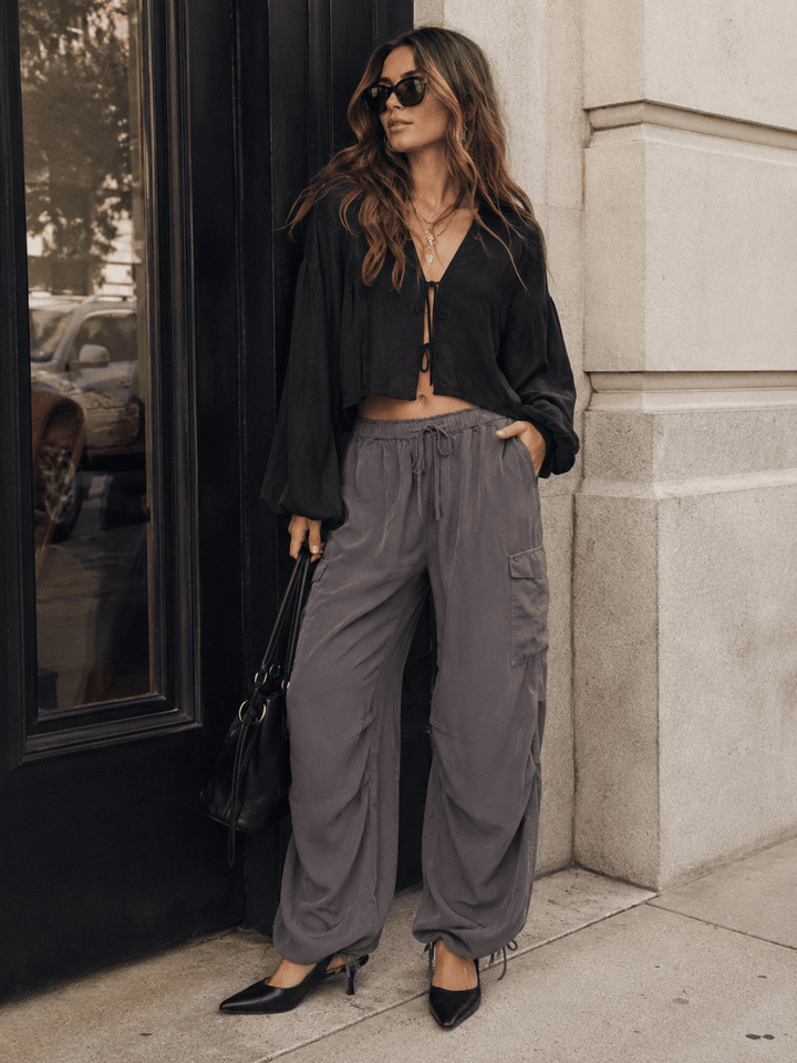 WOMEN'S ELASTIC WAIST SELF TIE CARGO POCKETS ADJUSTABLE LEG PANTS