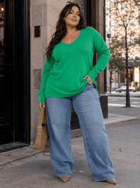 PLUS SIZE LONG SLEEVE V-NECK HIGH-LOW PULLOVER SWEATER