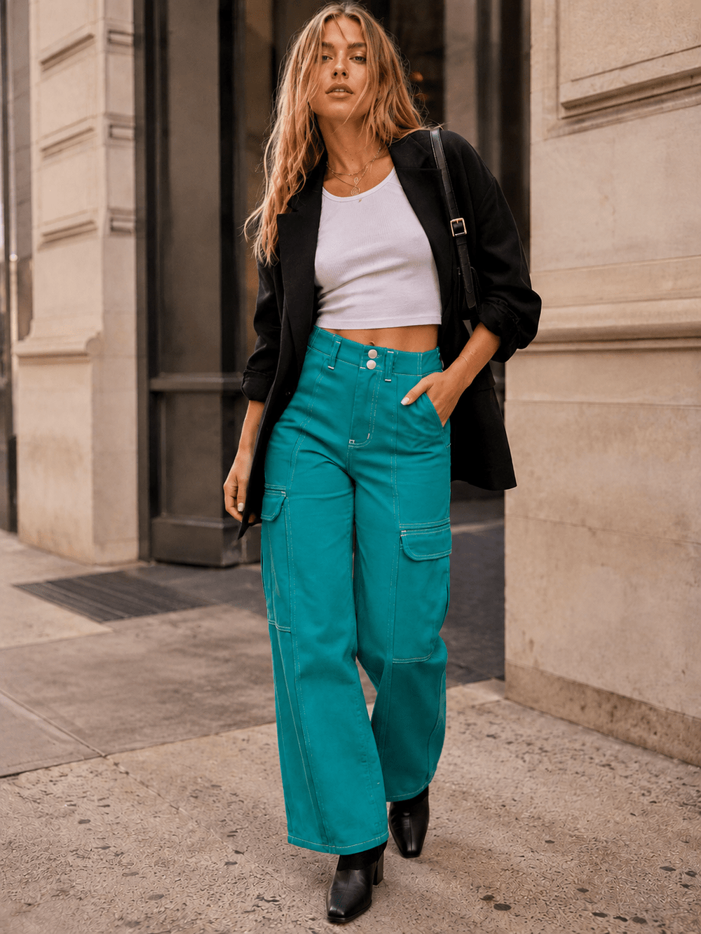 WOMEN'S BUTTON CLOSURE CARGO POCKETS WIDE LEG DENIM PANTS