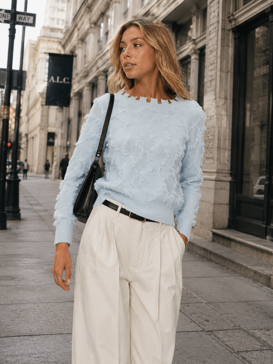 WOMEN'S LONG SLEEVE DETAILED PULLOVER SWEATER