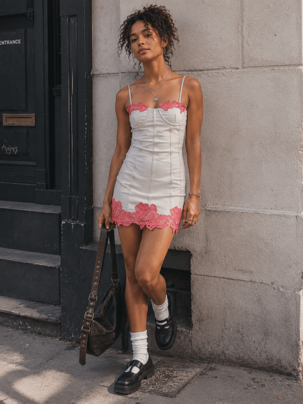 WOMEN'S SLEEVELESS BODYCON CROCHET TRIM DETAILED MINI DRESS