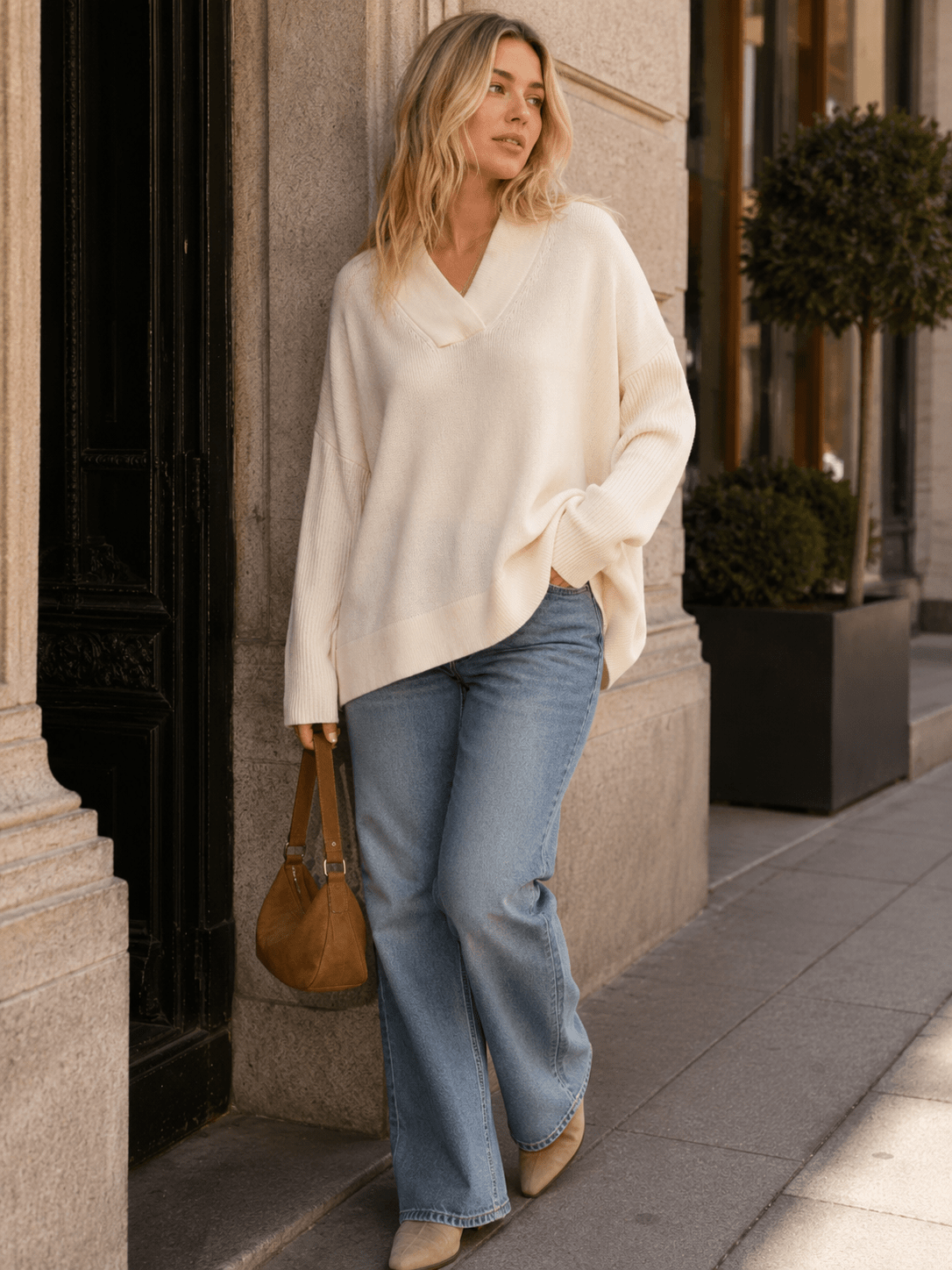 WOMEN'S LONG SLEEVE V-NECK PULLOVER KNIT SWEATER