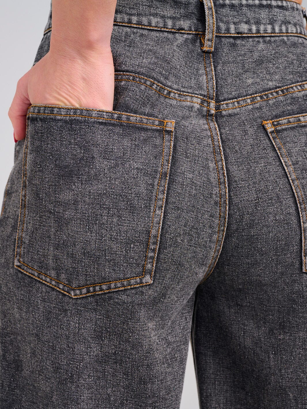 WOMEN'S BUTTON CLOSURE POCKETS WIDE RAW EDGE LEG DENIM PANTS