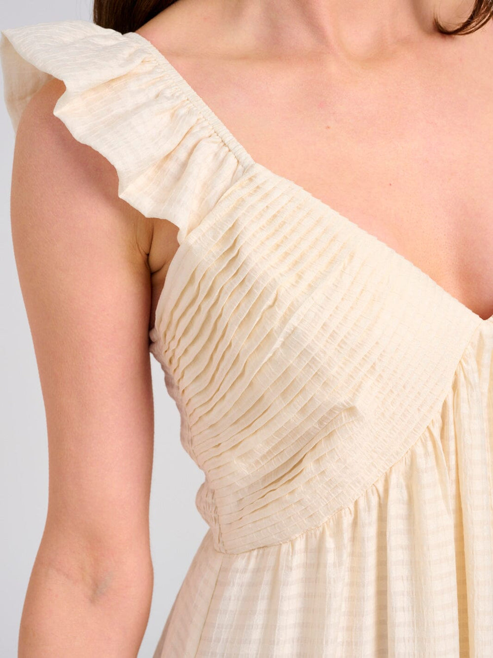 WOMEN'S SLEEVELESS V-NECK SMOCK POCKETS TIERED MAXI DRESS