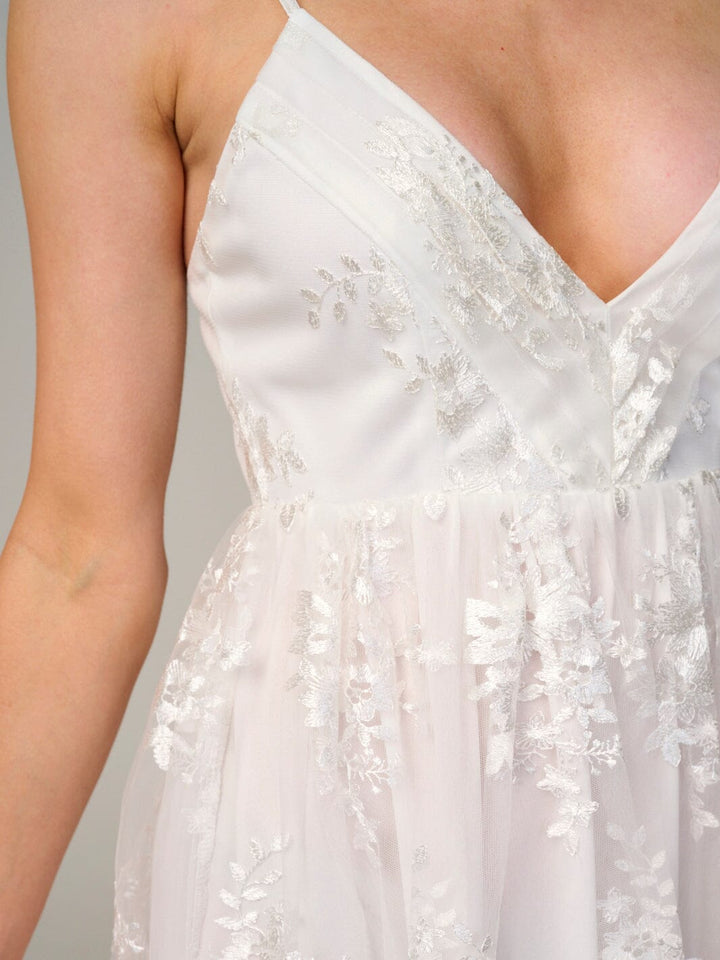 WOMEN'S SLEEVELESS V-NECK FLORAL DETAILED MAXI DRESS