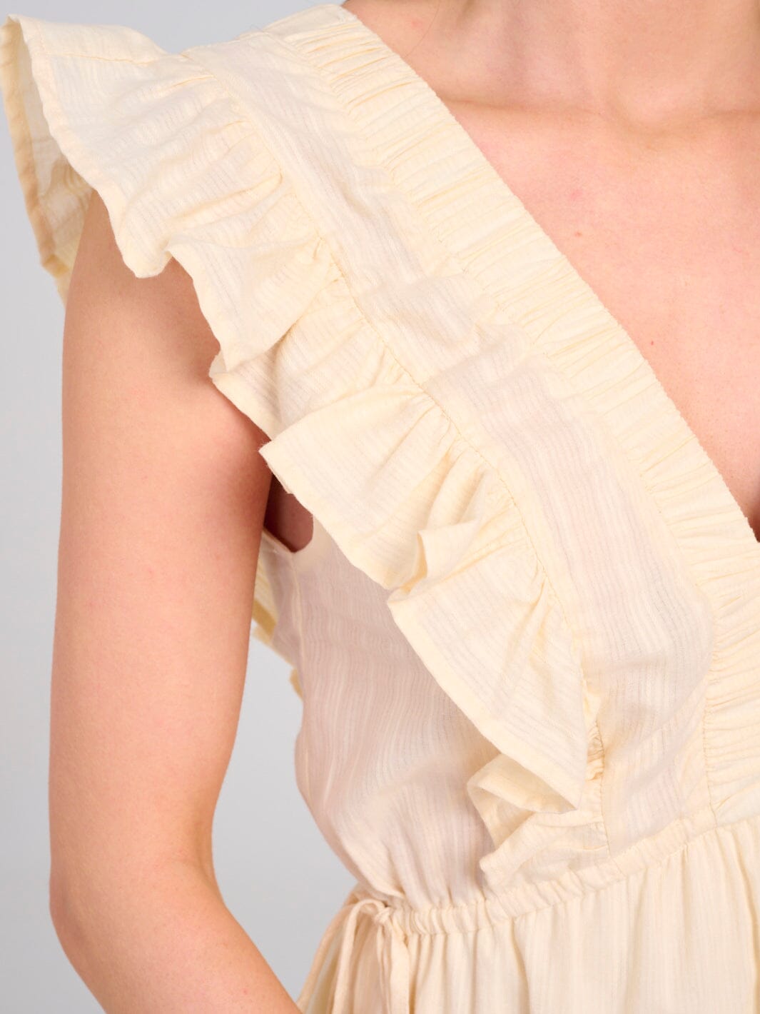 WOMEN'S SLEEVELESS V-NECK ADJUSTABLE WAIST POCKETS TIERED MAXI DRESS