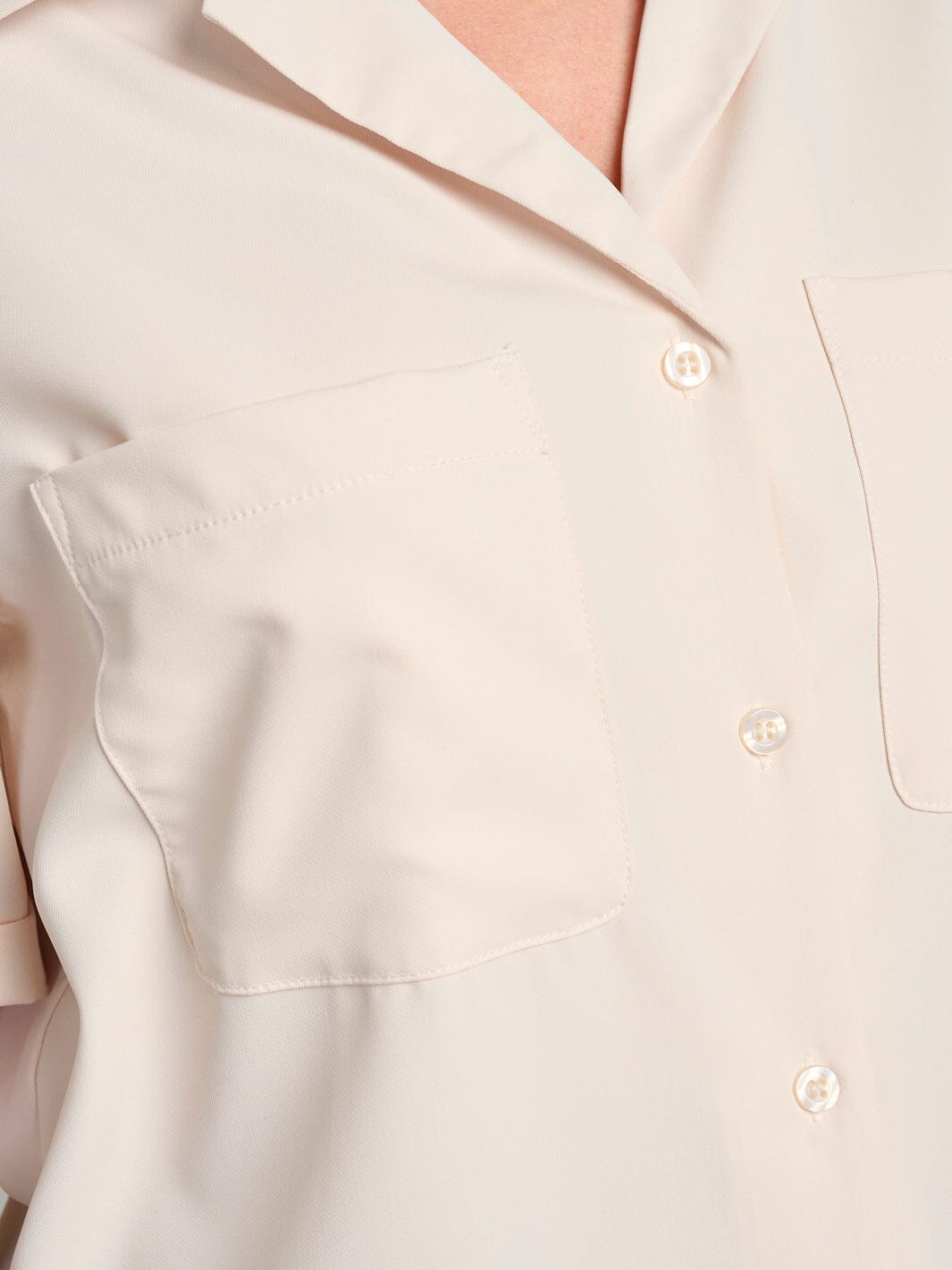 WOMEN'S SHORT SLEEVE BUTTON UP FRONT POCKET BLOUSE