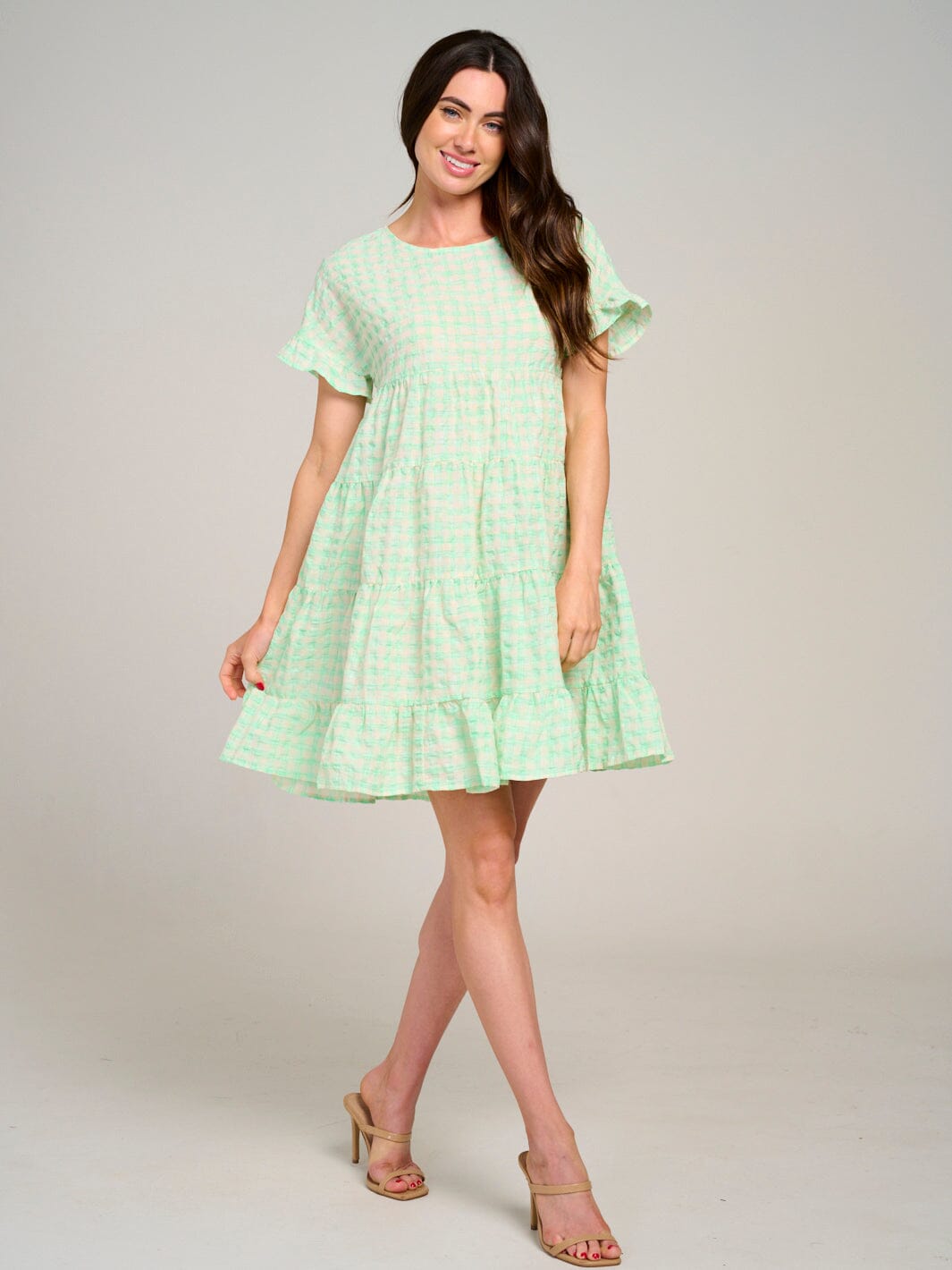 WOMEN'S SHORT SLEEVE TIERED LOOSE FIT PLAID MINI DRESS