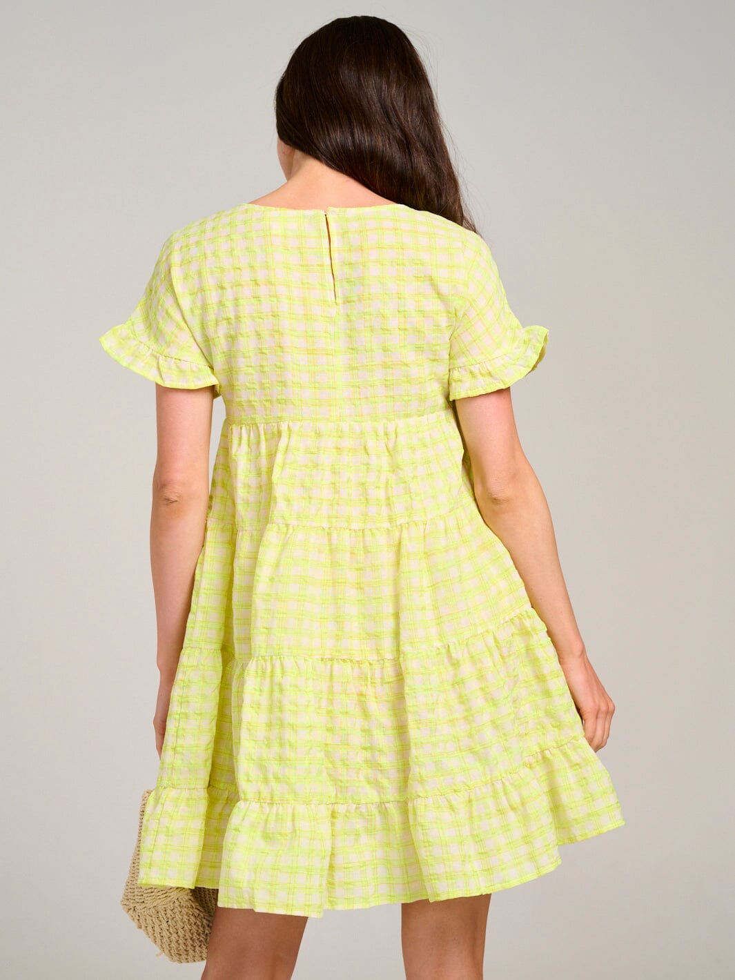 WOMEN'S SHORT SLEEVE TIERED LOOSE FIT PLAID MINI DRESS