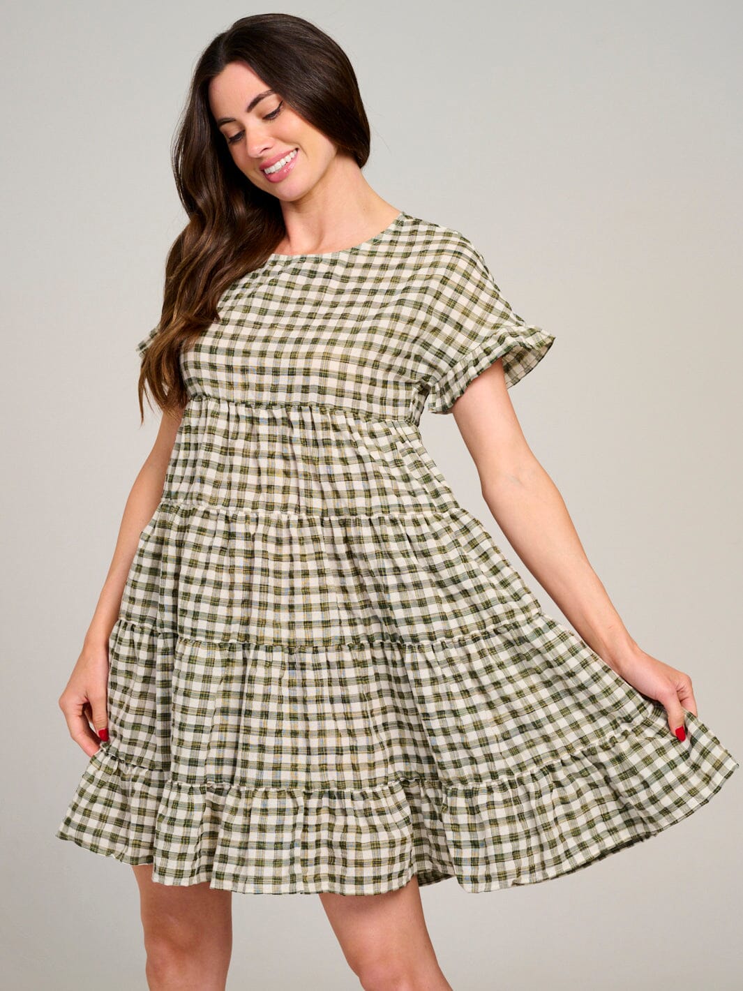 WOMEN'S SHORT SLEEVE TIERED LOOSE FIT PLAID MINI DRESS