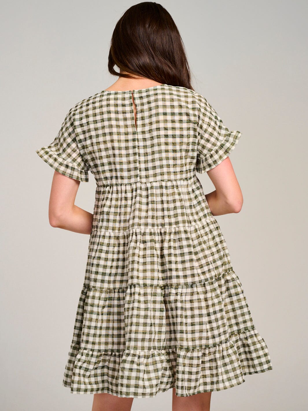 WOMEN'S SHORT SLEEVE TIERED LOOSE FIT PLAID MINI DRESS