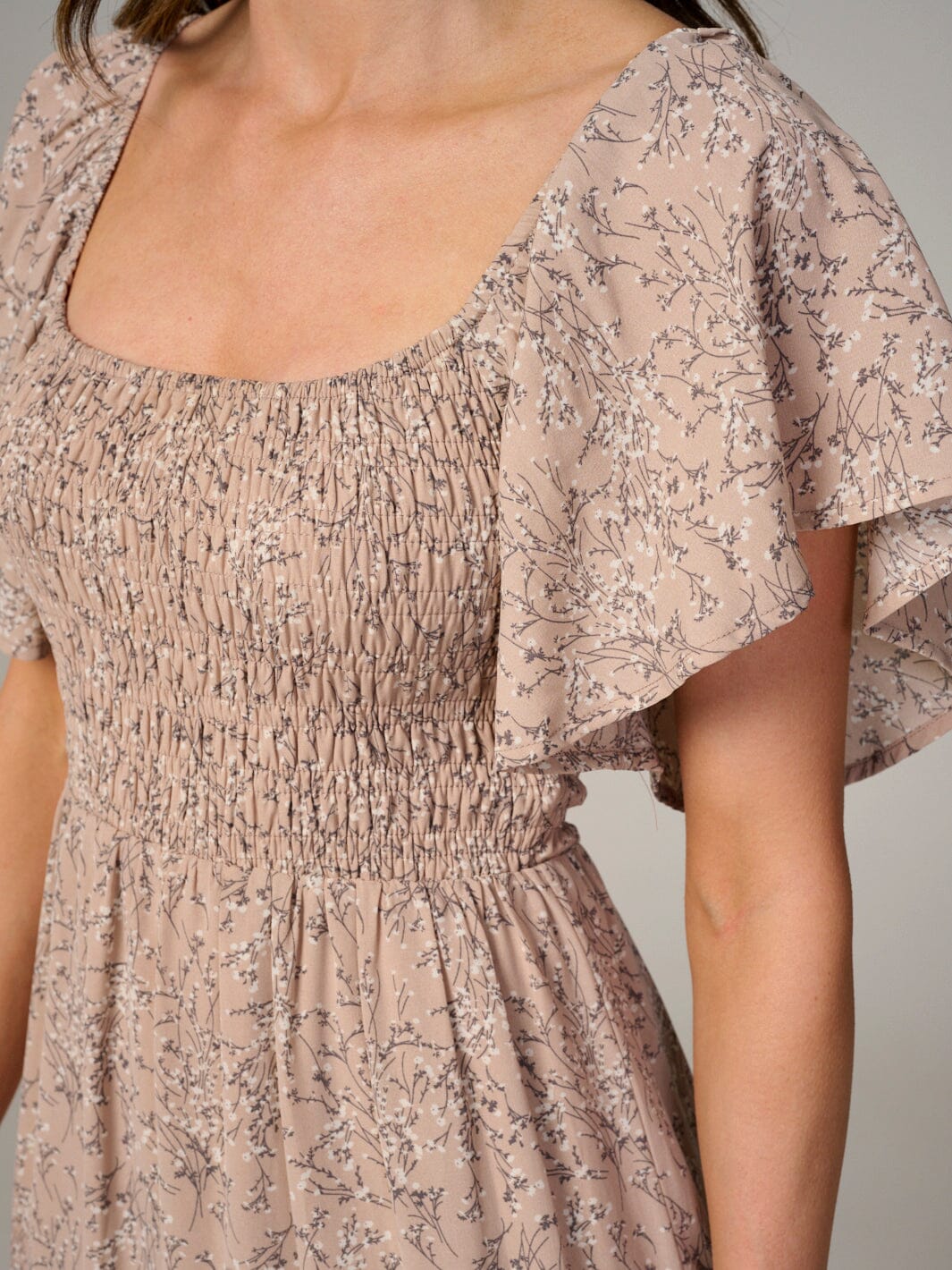 WOMEN'S SHORT SLEEVE SMOCK TIERED FLORAL MIDI DRESS