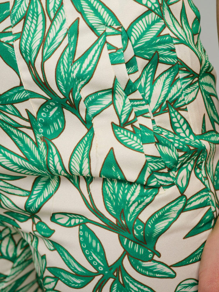 WOMEN'S BUTTON CLOSURE POCKETS LEAF PRINT WIDE LEG PANTS