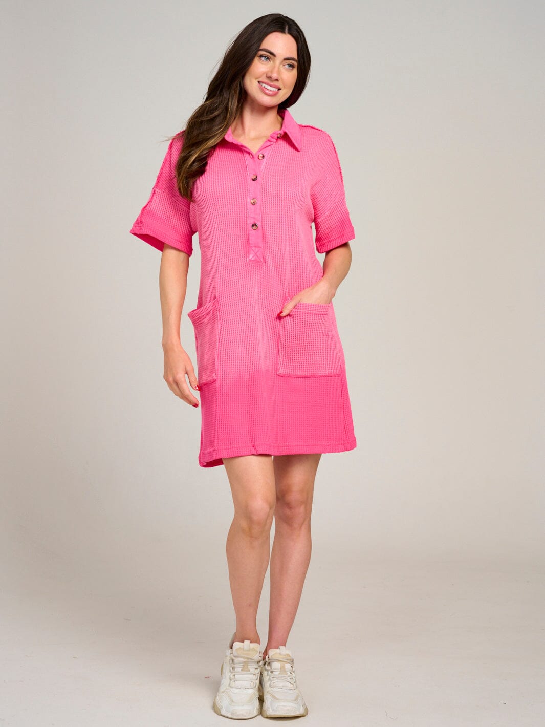 WOMEN'S SHORT SLEEVE BUTTON UP FRONT POCKETS WASHED WAFFLE MINI DRESS