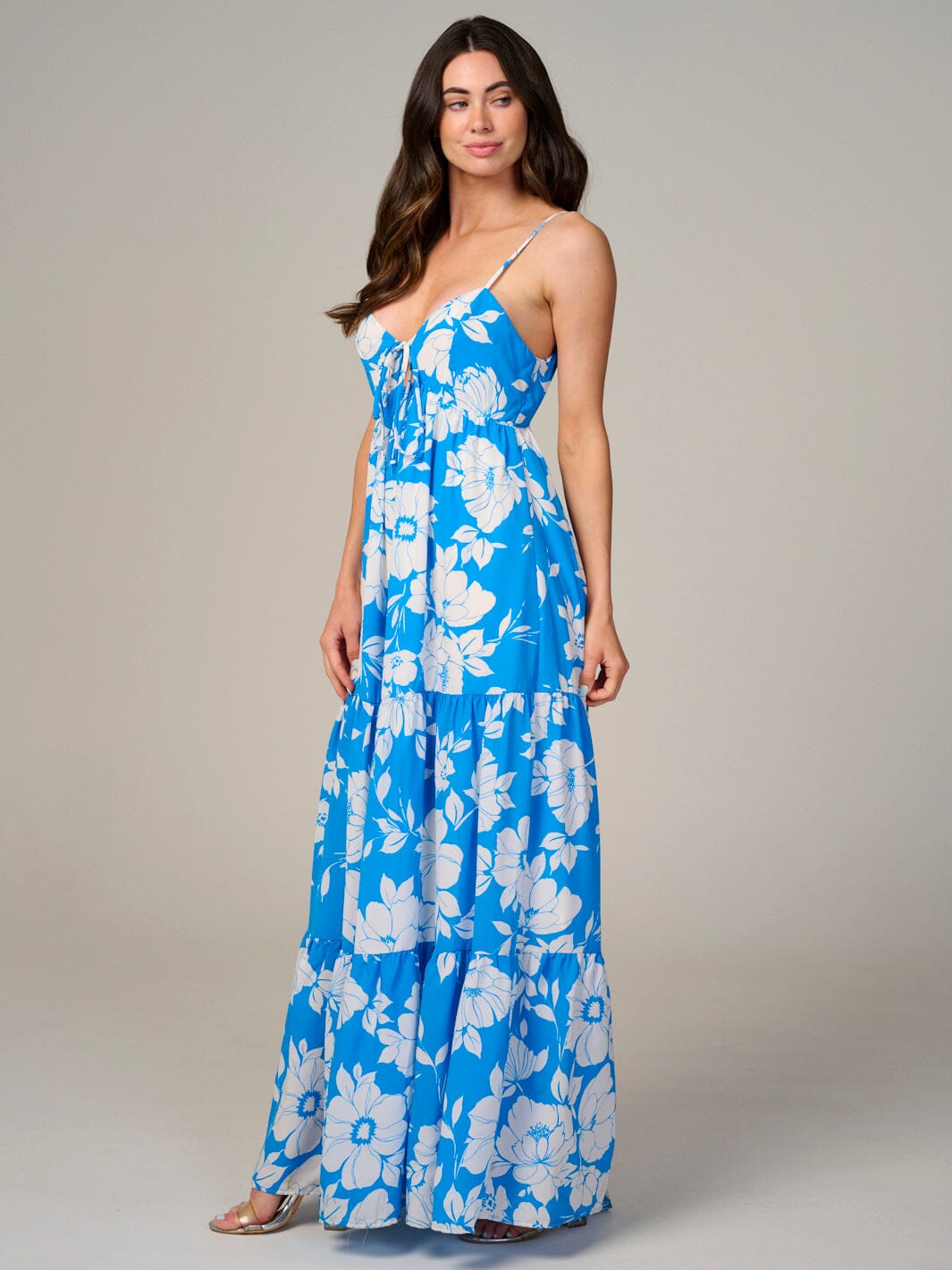 WOMEN'S SLEEVELESS V-NECK TIERED FLORAL MAXI DRESS