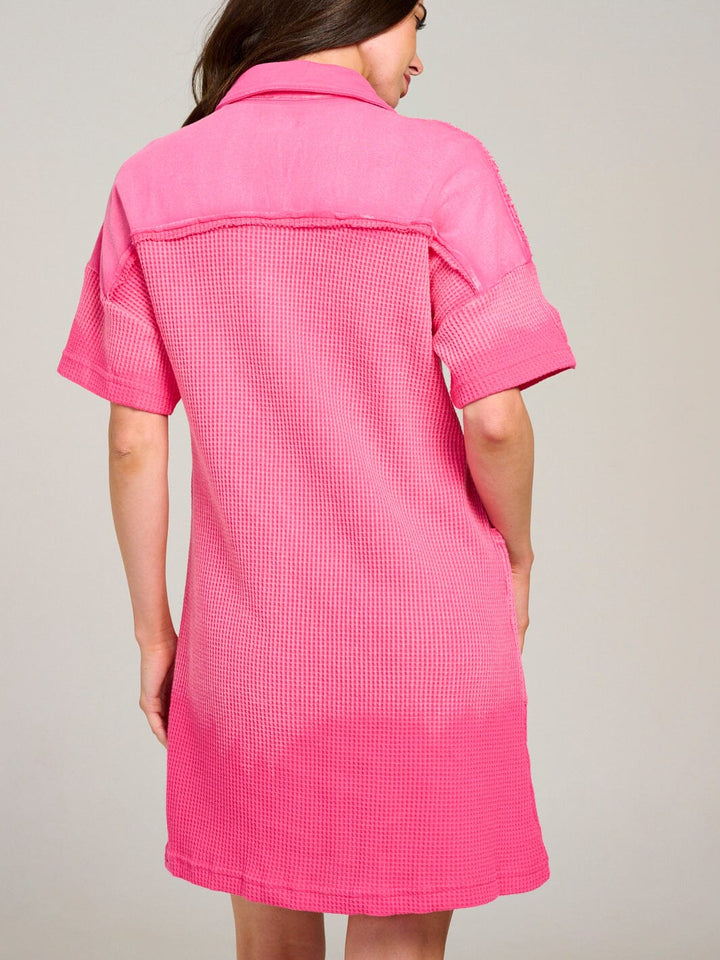 WOMEN'S SHORT SLEEVE BUTTON UP FRONT POCKETS WASHED WAFFLE MINI DRESS