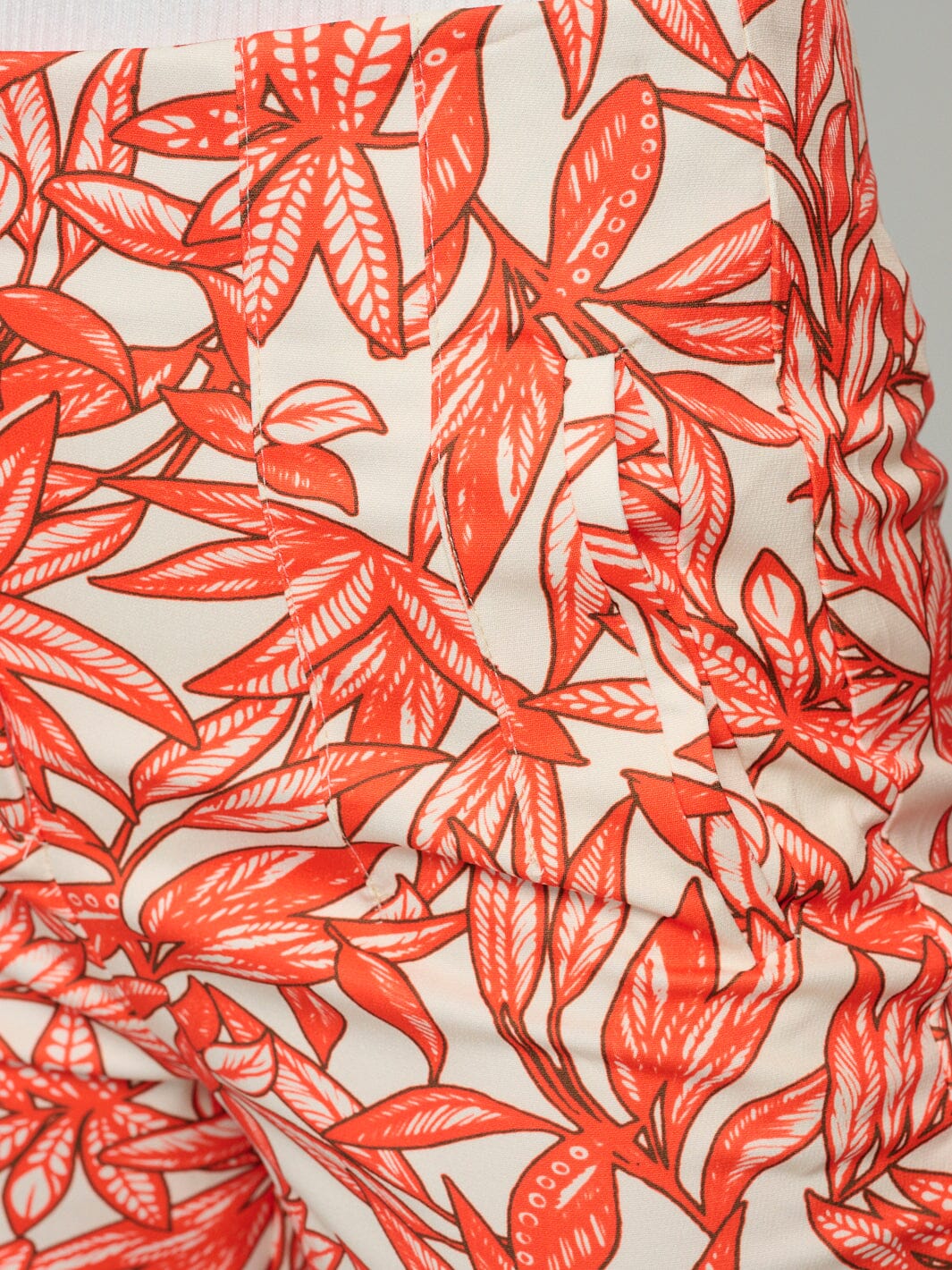 WOMEN'S BUTTON CLOSURE POCKETS LEAF PRINT WIDE LEG PANTS