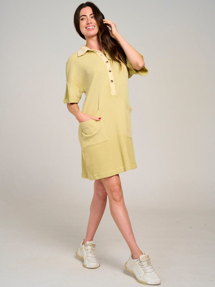 WOMEN'S SHORT SLEEVE BUTTON UP FRONT POCKETS WASHED WAFFLE MINI DRESS