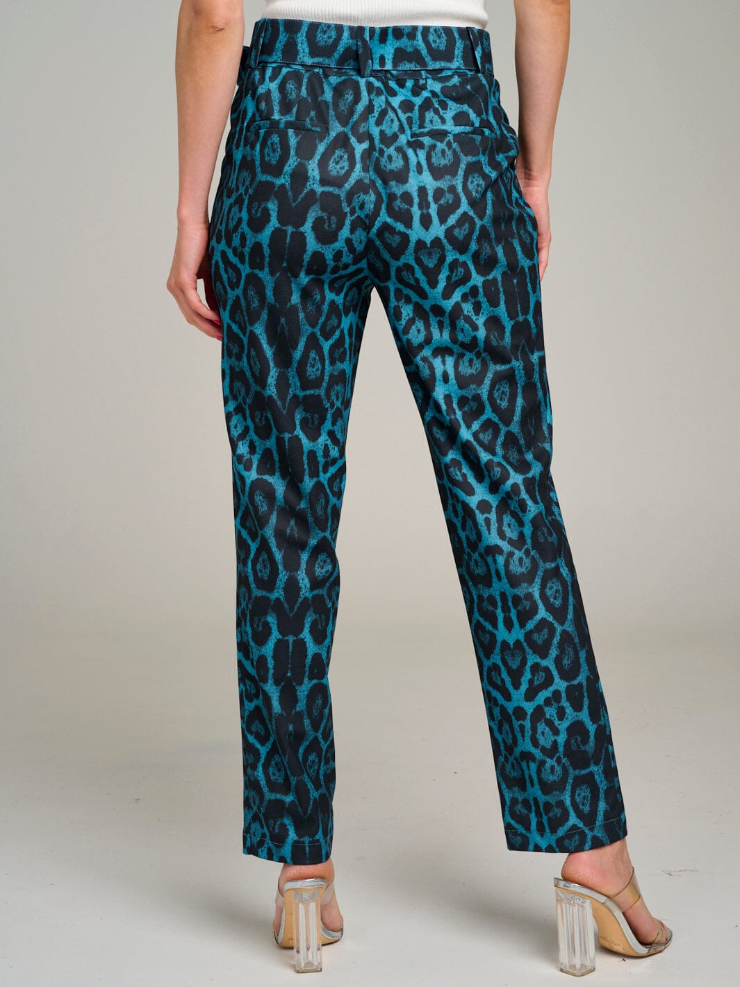 WOMEN'S BUTTON CLOSURE POCKETS ANIMAL PRINT BELTED WIDE LEG PANTS