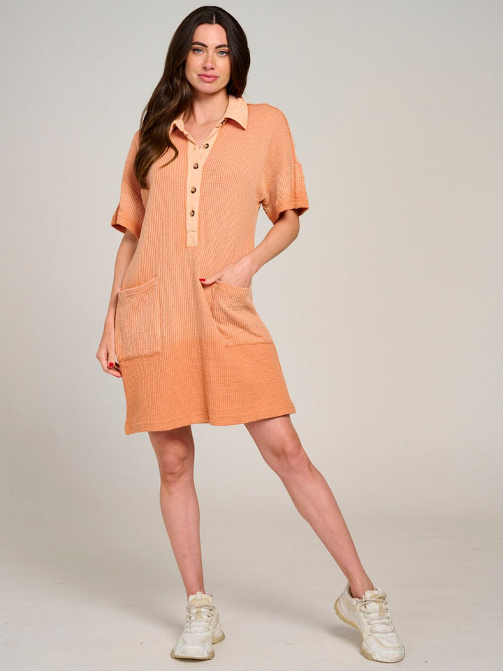 WOMEN'S SHORT SLEEVE BUTTON UP FRONT POCKETS WASHED WAFFLE MINI DRESS
