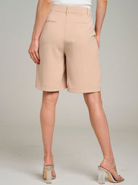 WOMEN'S BUTTON CLOSURE POCKETS BERMUDA SHORTS