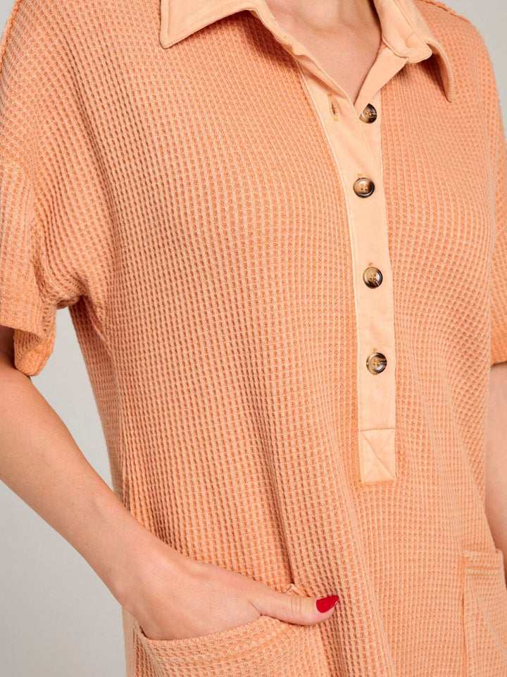 WOMEN'S SHORT SLEEVE BUTTON UP FRONT POCKETS WASHED WAFFLE MINI DRESS