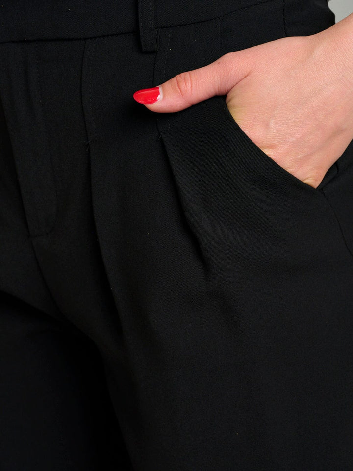 WOMEN'S BUTTON CLOSURE POCKETS BERMUDA SHORTS